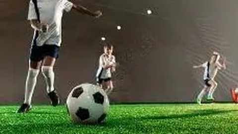 詹姆斯安保怒斥球迷：请速离现场，免得无礼！